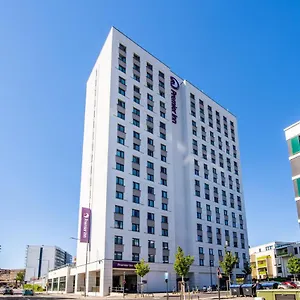 Hotel Premier Sued ***